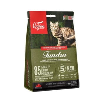 Opakowanie suchej karmy z kaczką i rybą dla kota